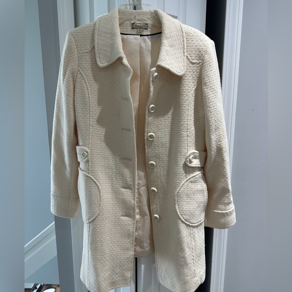 Women’s cream coat